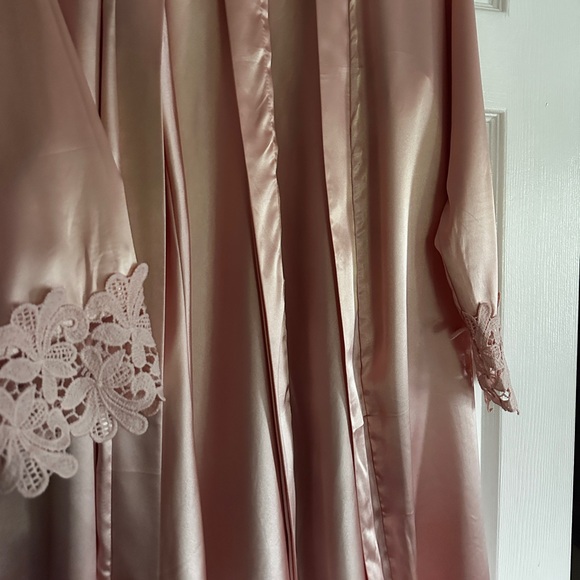 Pink Satin Robe and Nightgown Set - Picture 7 of 7